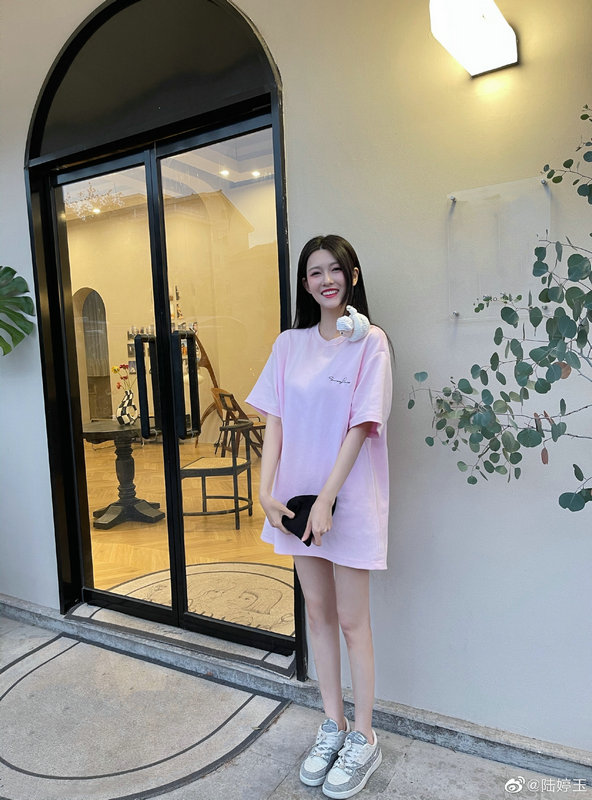 陸婷玉初秋寫真曝光 帶你走進唯美秋日 陸婷玉初秋寫真曝光 帶你走進唯美秋日