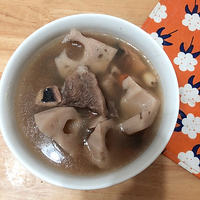 神奇回血湯-霜降後的進補+墨魚蓮藕湯