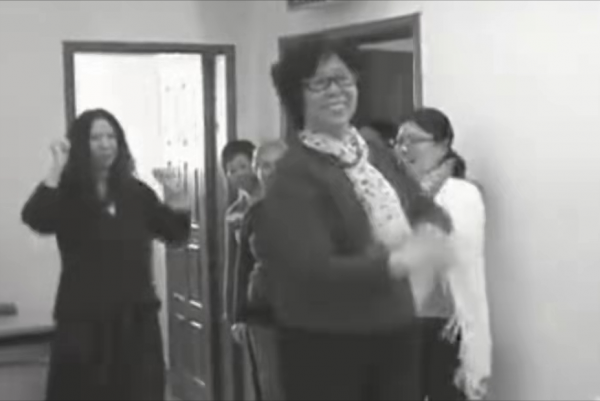 兒子24歲在家中遇害，目睹現場慘狀的母親，幾年後走出來了嗎