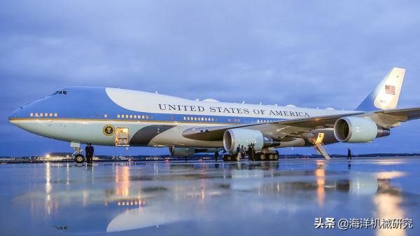 他是唯一乘艦載機登上航母的美國總統,座機海軍一號僅存一架 他是唯一乘艦載機登上航母的美國總統,座機海軍一號僅存一架