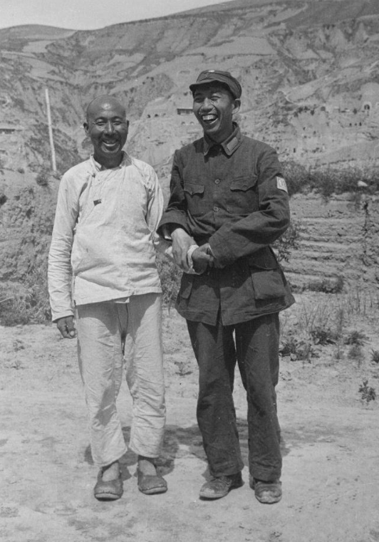 1981年，王震第七次回家鄉，笑眯眯地問工作人員：你看我兇惡不？