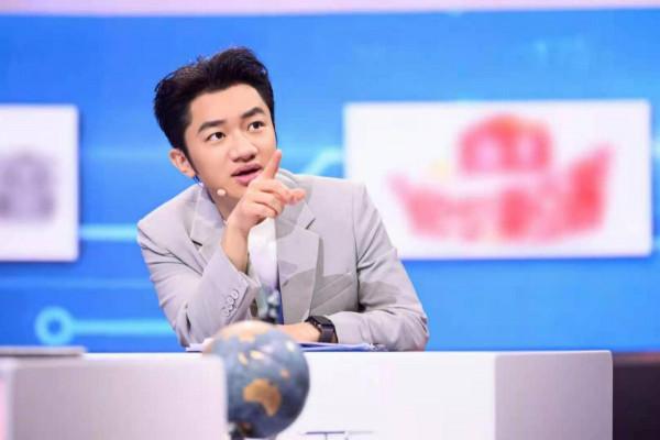 費盡心思追到了“國際華裔小姐”,身高163的王祖藍是怎麼做到的? 費盡心思追到了“國際華裔小姐”,身高163的王祖藍是怎麼做到的?