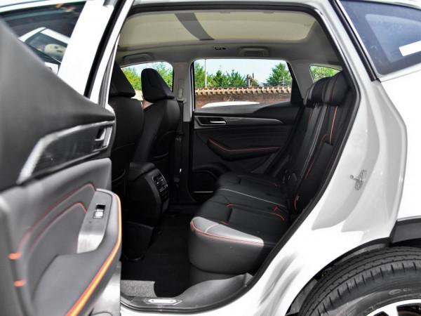 2.0T動力，價格便宜，7.1L油耗空間不錯的SUV，實拍哈弗F7