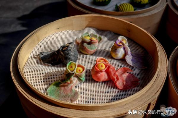 大年三十雖過，但新春氣息依舊未減，盤點那些罕見的年夜飯