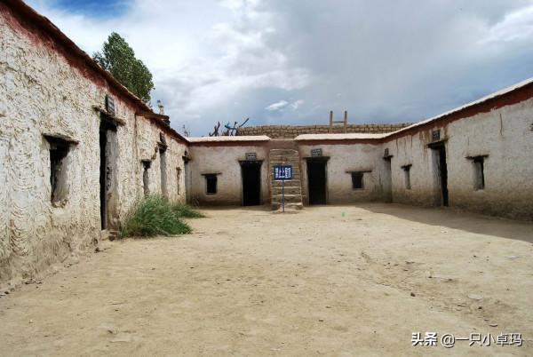 九眼天珠、歐米茄與酷刑!舊西藏貴族有多奢靡殘酷?(多圖) 九眼天珠、歐米茄與酷刑!舊西藏貴族有多奢靡殘酷?(多圖)