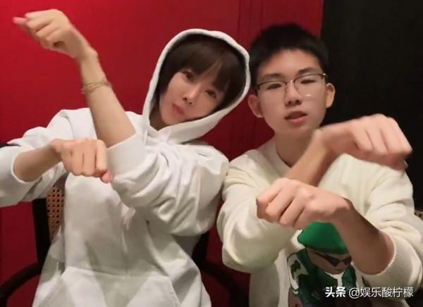 《鄉村愛情14》將播,小李副總曬生日宴,網友:這頓飯不便宜 《鄉村愛情14》將播,小李副總曬生日宴,網友:這頓飯不便宜