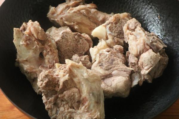 家庭版本的滷棒骨,每次滷一大鍋瞬間被搶光,解饞更過癮!香 家庭版本的滷棒骨,每次滷一大鍋瞬間被搶光,解饞更過癮!香