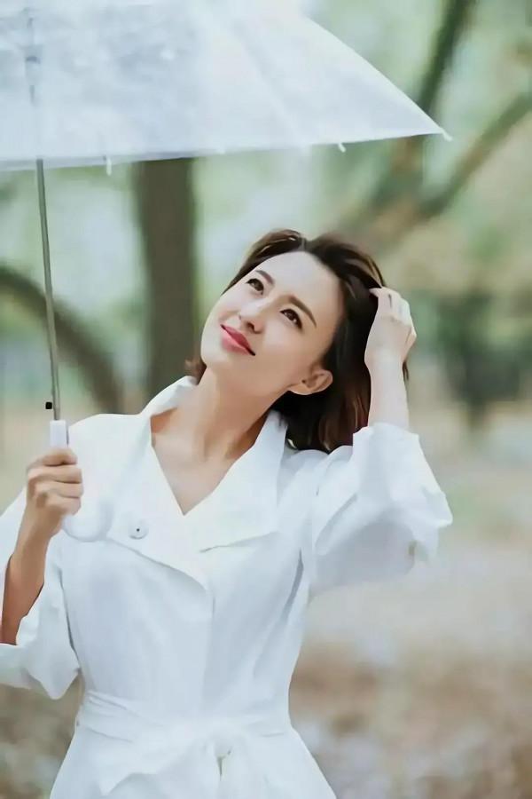 央視主持女神張蕾