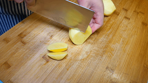 豆角土豆燉排骨，地道家常做法，排骨軟爛入味，蔬菜營養好吃