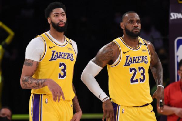 湖人還要冒險？韋少加盟湖人改變打法，戴維斯卻成為了犧牲品