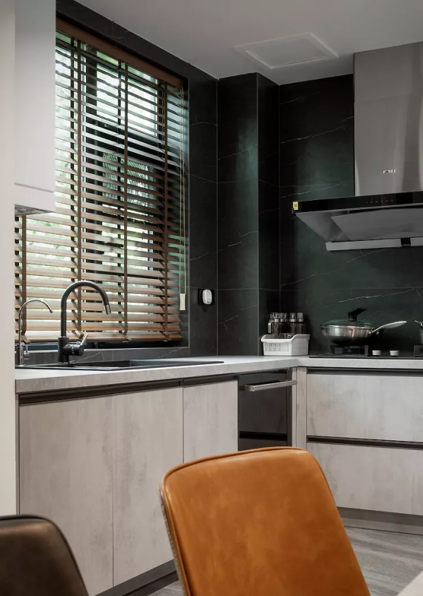 141㎡現代主義3室2廳，品味小資生活的輕奢質感