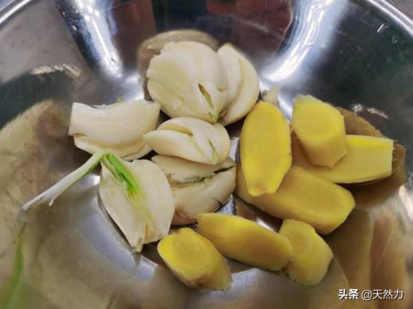 牛蹄筋要怎麼做才軟爛入味，教你家常做法，一口下去全是膠原蛋白