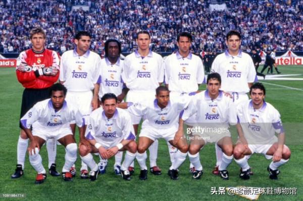 22歲兩奪歐冠，因荷蘭隊內訌失去皇馬主力位置，2400萬歐加盟國米