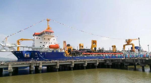 中國基建實力有多牛?4艘挖泥船開工,打造出260萬平方米人工島 中國基建實力有多牛?4艘挖泥船開工,打造出260萬平方米人工島