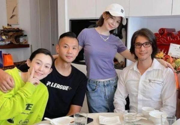 王力宏被老婆李靚蕾狠狠的愛了一次,完美形象塌陷 王力宏被老婆李靚蕾狠狠的愛了一次,完美形象塌陷