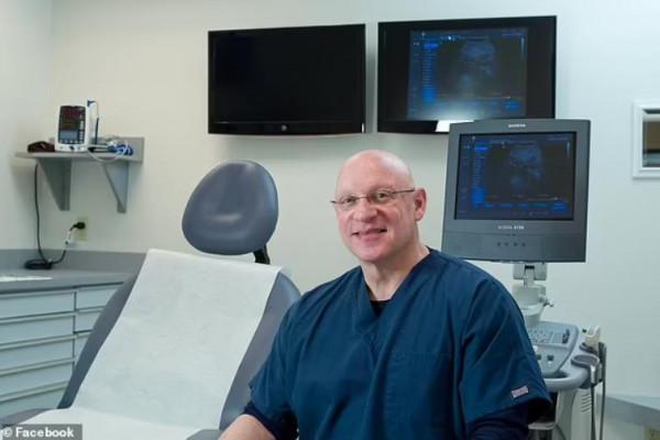 美國一場數十年的騙局！自己的婦科病的醫生，竟是親生父親