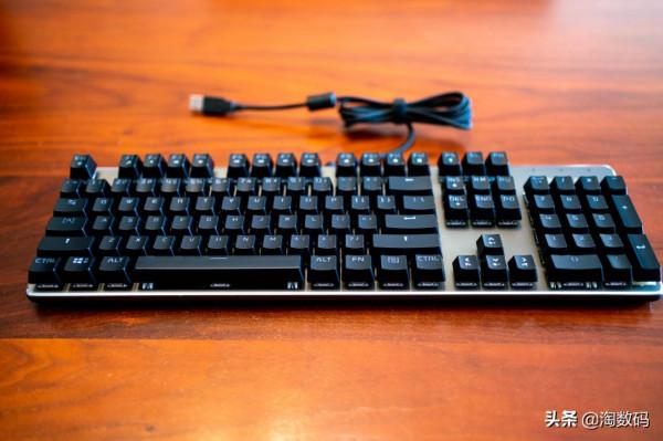 ¥99撿漏全鍵區RGB燈效+合金面板,國產廉價青軸機械鍵盤開箱曬單 ¥99撿漏全鍵區RGB燈效+合金面板,國產廉價青軸機械鍵盤開箱曬單