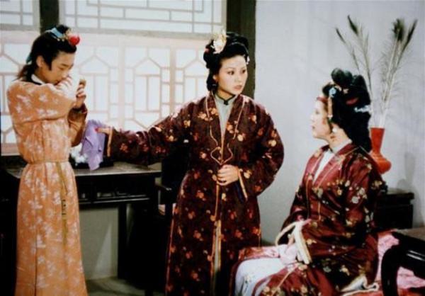 讀《紅樓夢》：曹公為什麼要塑造周姨娘這個角色？