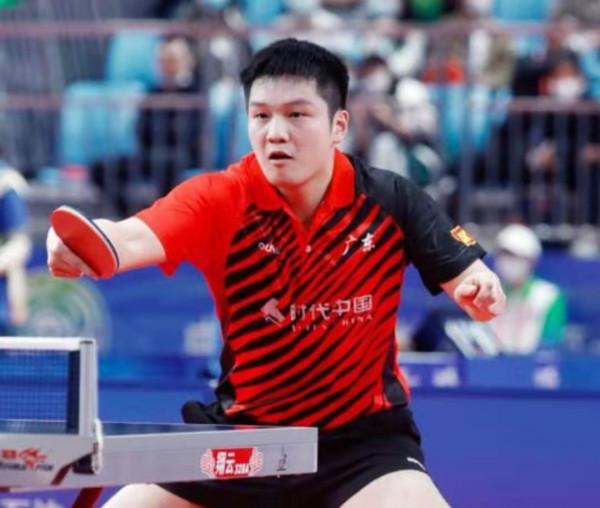 乒乓球第二日比賽，劉詩雯10-0選擇讓球，陳夢無奈慘敗，孫穎莎穩