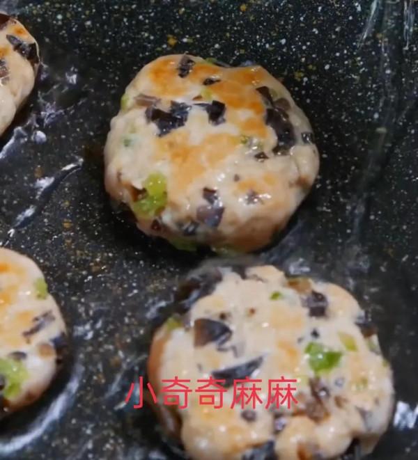 芹菜木耳肉餅（適合12個以上寶寶）