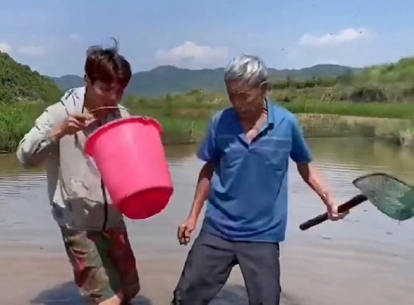 張焱：湖南農村父子，兒子專門坑老子，拍影片差點&OpenCurlyDoubleQuote;傾家蕩產&rdquo;