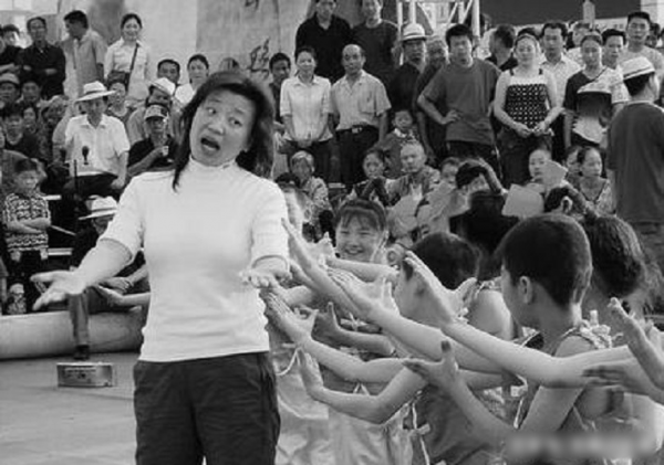 “中國第一男紅娘”王為念：拒絕9.8億富婆倒追，至今單身