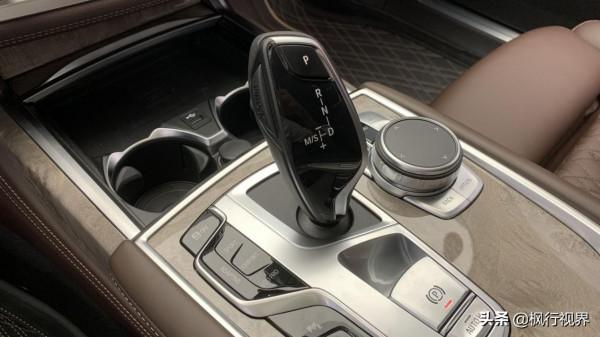 針尖對麥芒！奧迪A8L和寶馬740Li對比實拍，誰會是最佳之選？