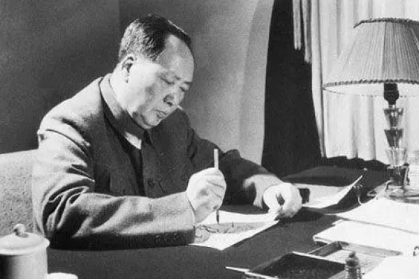 65年印巴戰爭,印度全面進攻巴鐵,毛主席下最後通牒:給印度3天 65年印巴戰爭,印度全面進攻巴鐵,毛主席下最後通牒:給印度3天