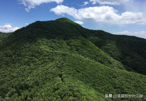 北京懷柔，1534米的高峰，不僅能俯瞰長城美景，甚至能夠遠眺京城