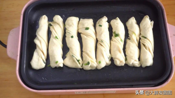生煎花捲最實用的方子,在家做沒難度,一次發酵,暄軟鹹香 生煎花捲最實用的方子,在家做沒難度,一次發酵,暄軟鹹香