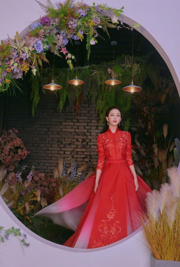 佟氏七寶車,麗日坐高閣,婭相兼尤美,粉紅女郎佟麗婭 佟氏七寶車,麗日坐高閣,婭相兼尤美,粉紅女郎佟麗婭