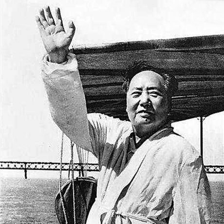 他保衛了毛主席20年,又保衛了鄧小平20年,被授予中將軍銜 他保衛了毛主席20年,又保衛了鄧小平20年,被授予中將軍銜