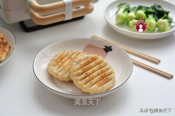 這樣的餡餅你喜歡嗎?皮薄餡多,用料十足!一口下去滿嘴留香 這樣的餡餅你喜歡嗎?皮薄餡多,用料十足!一口下去滿嘴留香