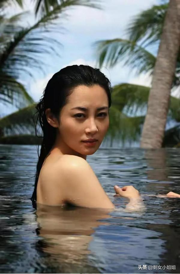 五十歲老阿姨,懷著一顆少女心,許晴,不老女神,一後一張驚豔 五十歲老阿姨,懷著一顆少女心,許晴,不老女神,一後一張驚豔