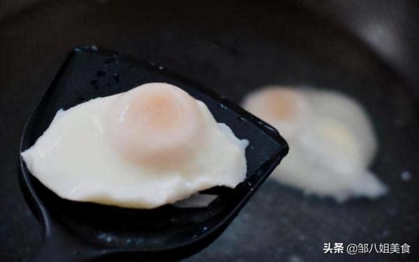 煮荷包蛋​，不要水開馬上下鍋！教您正確做法，完整不散，鮮嫩好吃