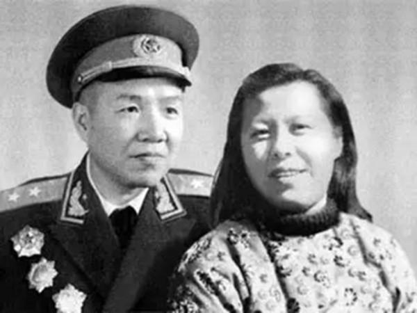 新四軍最初8個團，1945年發展到31萬人，最初的主官都有誰？