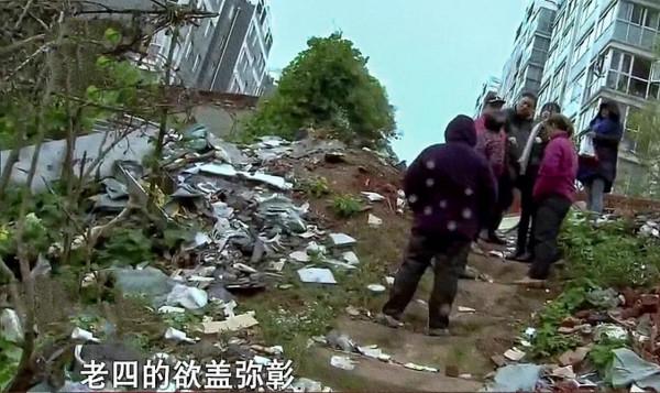 親情:五姊妹為奪房產,搭建木棚守住老房,逼迫老四交出遺囑 親情:五姊妹為奪房產,搭建木棚守住老房,逼迫老四交出遺囑