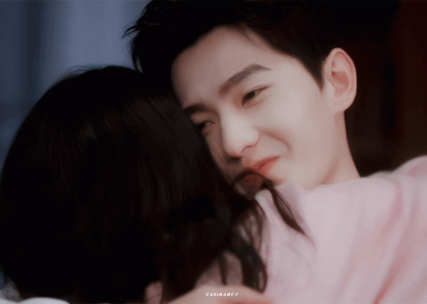 深秋將至，盤點偶像劇安全感爆棚的擁抱名場面，給大家取取暖