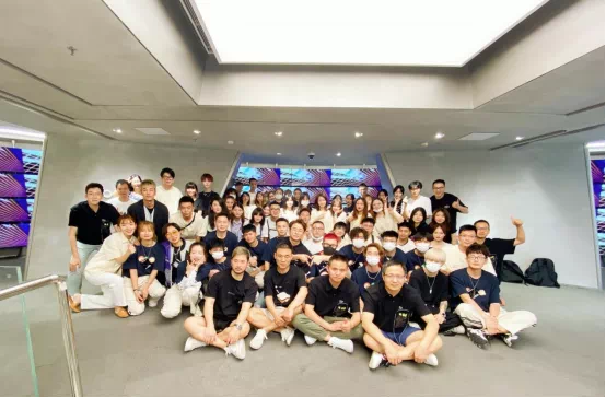 26歲山東小夥,北大本科,清華碩士,休學賣衣服,年銷售額破億 26歲山東小夥,北大本科,清華碩士,休學賣衣服,年銷售額破億