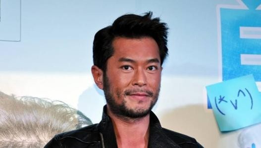 表面鋼鐵硬漢，其實也是“整容臉”！這5位影帝你真的瞭解嗎？