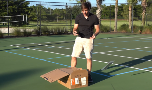 美國小夥買中國迷你電車,本來不相信質量,試駕後想轉行做代駕 美國小夥買中國迷你電車,本來不相信質量,試駕後想轉行做代駕