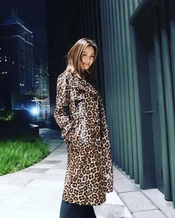 56歲王敏德宣佈大女兒將與女朋友結婚，不介意兩人一起懷孕