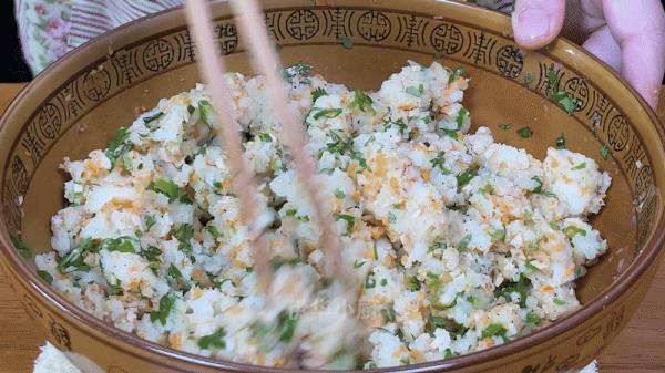 土豆餅的最新做法,好吃到流口水,飯店大廚看了都點贊 土豆餅的最新做法,好吃到流口水,飯店大廚看了都點贊