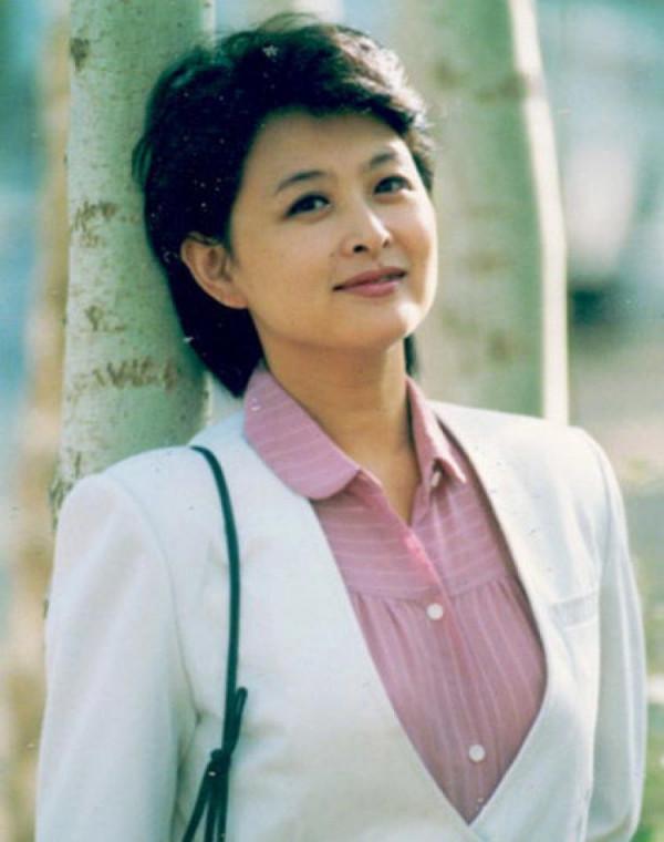 央視知名女主持肖曉琳:55歲宣佈退休,迴歸家庭4個月後遺憾離世 央視知名女主持肖曉琳:55歲宣佈退休,迴歸家庭4個月後遺憾離世