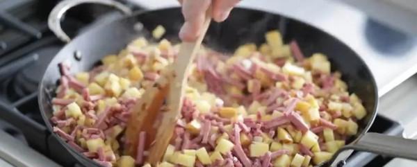 ＂奇奇怪怪＂的美式美食，大蒜雞蛋鹹牛肉碎，美味無比的黑暗料理