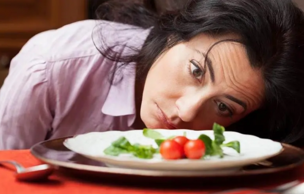 午飯後不吃東西，可行嗎？提示：吃得對，比吃得少更有益健康