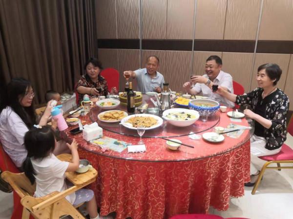 一場感冒,讓小“漢堡”變懂事了 一場感冒,讓小“漢堡”變懂事了