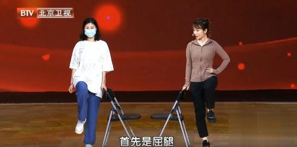 兩個動作助你強健腰部肌肉 趕緊學起來吧 兩個動作助你強健腰部肌肉 趕緊學起來吧