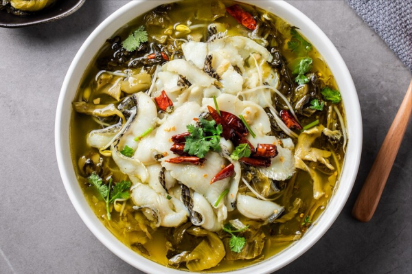 做酸菜魚有訣竅，記住關鍵3點，湯汁濃白，魚片滑嫩鮮香不易碎