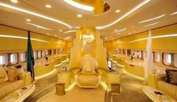 中東首富：賓士車上鑲嵌30萬顆鑽石，花24億定製私人&OpenCurlyDoubleQuote;飛行宮殿&rdquo;